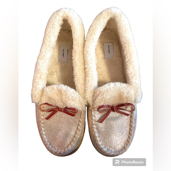 Old Navy Champagne /Rose Gold Colored Faux Fur Slippers - Picture 6 of 7